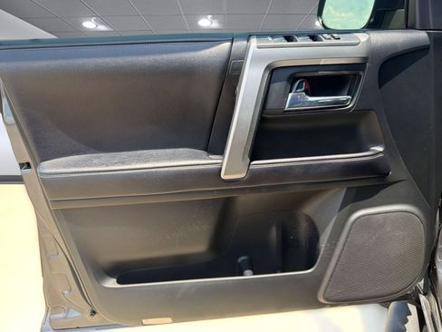 Used 2017 Toyota 4Runner SR5 RWD image 13