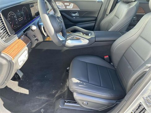 Used 2025 Mercedes-Benz GLS 450 4MATIC image 21