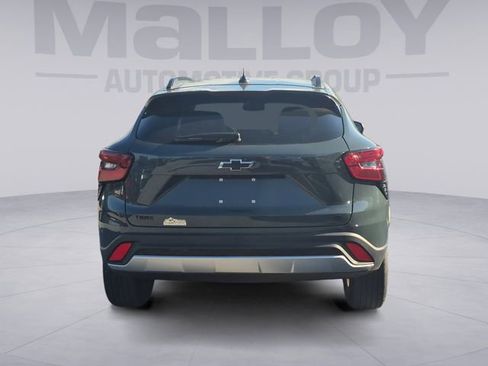 Used 2025 Chevrolet Trax LT w/ Driver Confidence Package FWD image 4