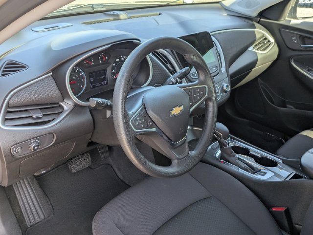 Used 2025 Chevrolet Malibu LT FWD image 31