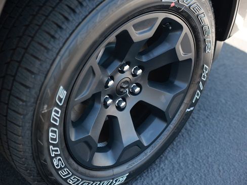 New 2026 RAM 1500 Express AWD/4WD image 9