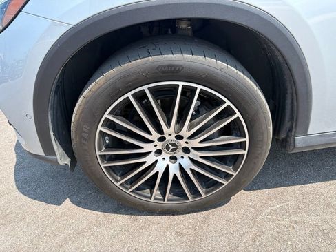 Used 2023 Mercedes-Benz GLC 300 4MATIC image 4
