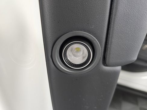 Used 2024 Rivian R1S Adventure image 32