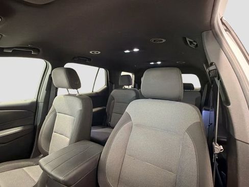 Used 2022 Chevrolet Traverse LT AWD/4WD image 19