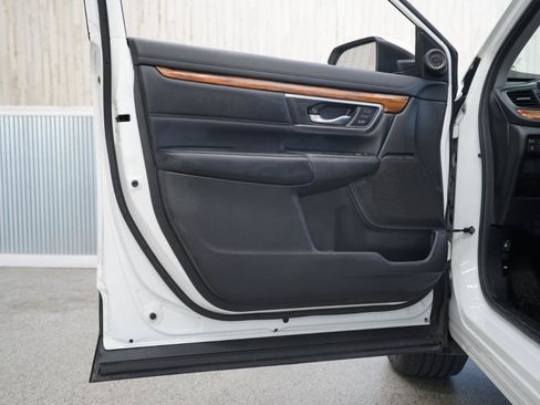 Used 2018 Honda CR-V Touring image 29