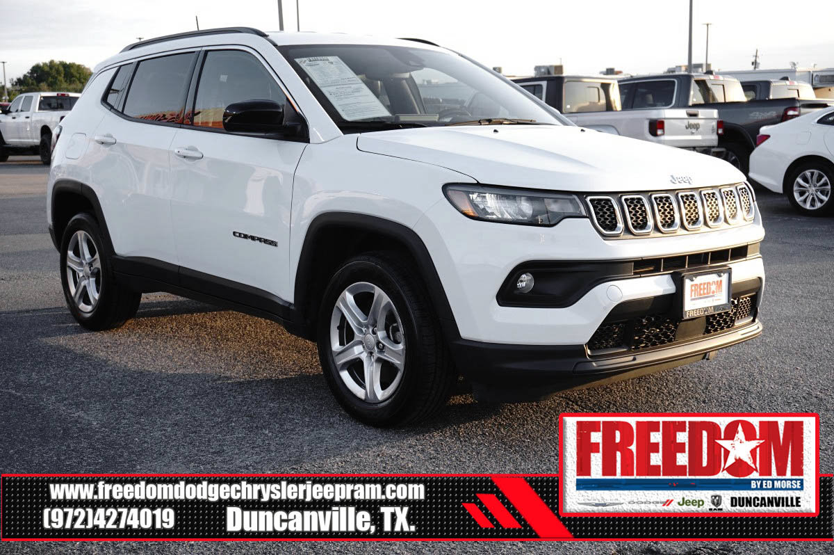Used 2024 Jeep Compass Latitude AWD/4WD image 7