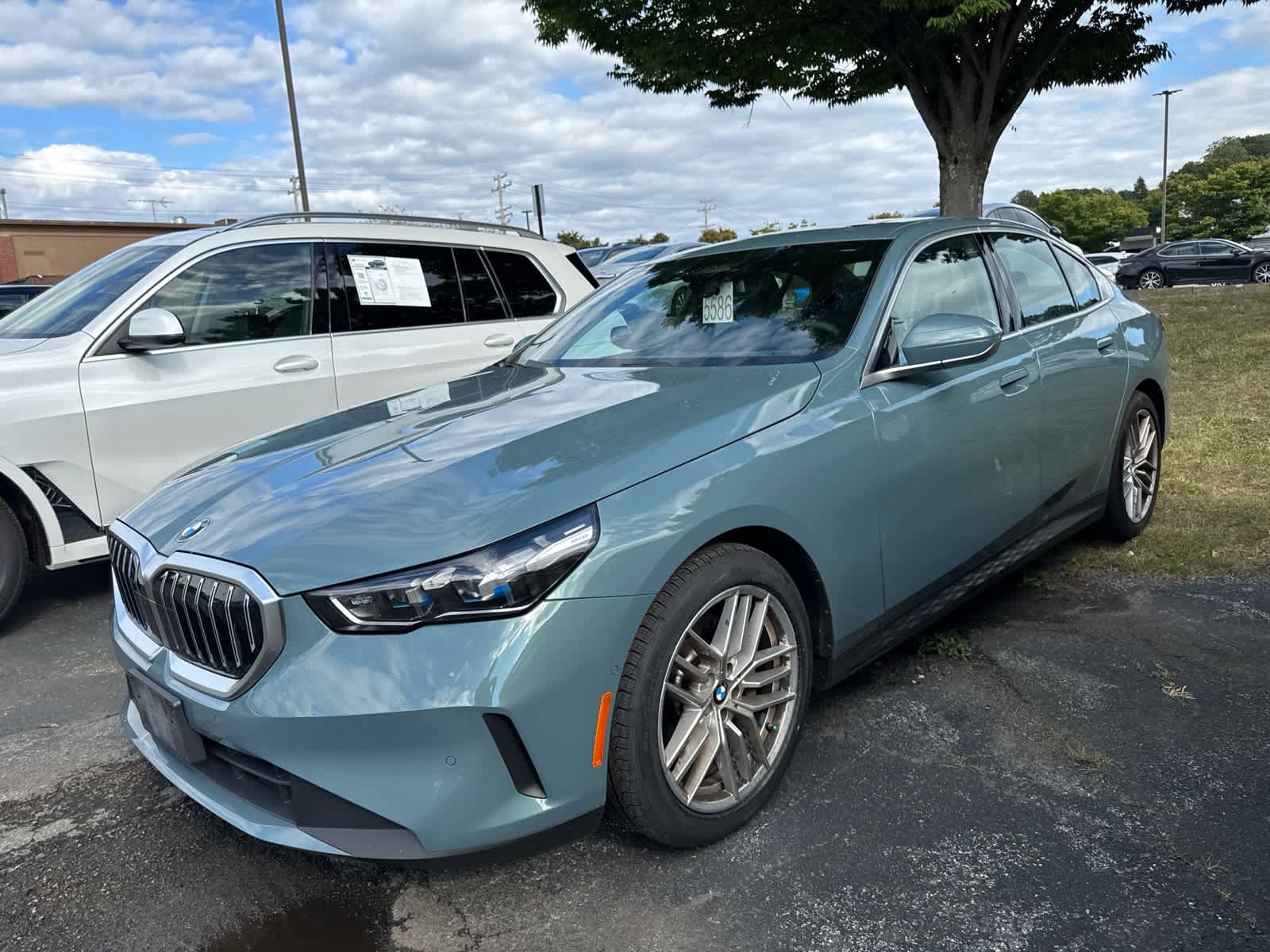 Used 2024 BMW 530i xDrive w/ Convenience Package AWD/4WD image 3