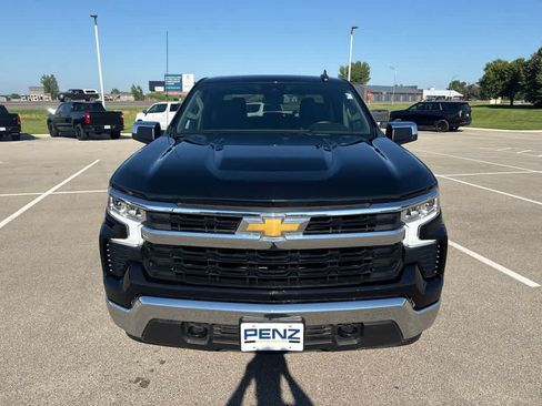 Used 2023 Chevrolet Silverado 1500 LT AWD/4WD image 2