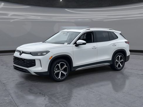 New 2026 Volkswagen Tiguan SE FWD image 1