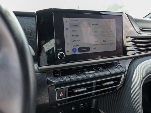 Used 2025 Toyota Camry SE FWD image 29