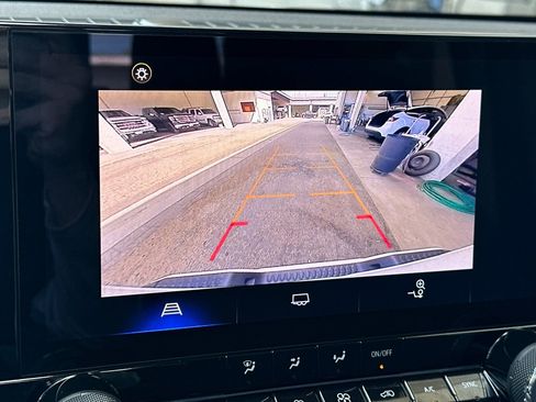 Used 2024 Chevrolet Colorado LT w/ LT Convenience Package image 25