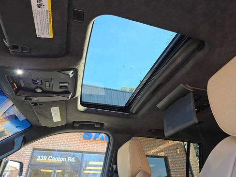 Used 2019 Cadillac Escalade ESV Platinum image 19