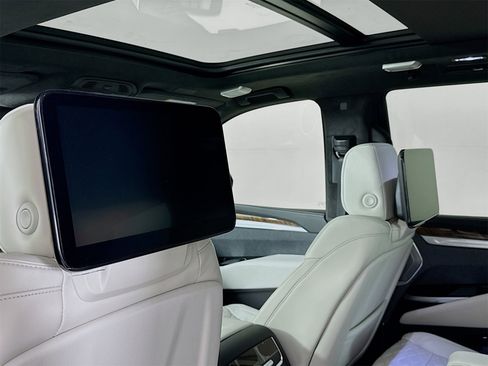 Used 2026 Cadillac Escalade Platinum Sport w/ LPO, ONYX Package image 28