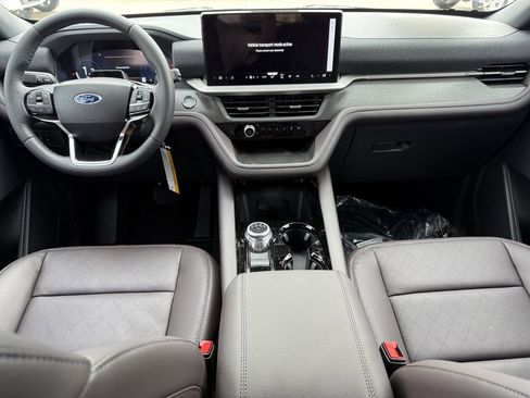 New 2026 Ford Explorer Platinum image 39
