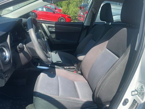 Used 2017 Toyota Corolla LE FWD image 9
