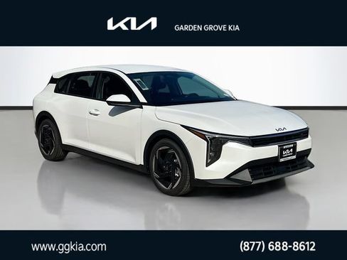 New 2026 Kia K4 EX FWD image 1