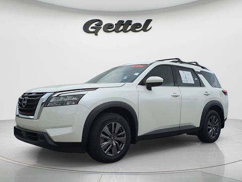 Certified 2023 Nissan Pathfinder SV w/ SV Premium Package image 2