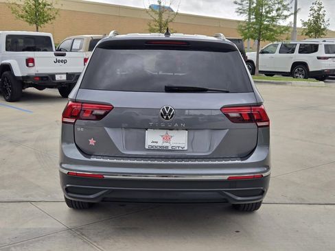 Used 2024 Volkswagen Tiguan SE image 5