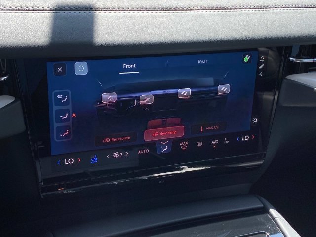 New 2027 Lincoln Navigator Reserve AWD/4WD image 23