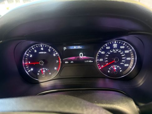 Used 2022 Kia Forte LXS w/ LXS Technology Package FWD image 19