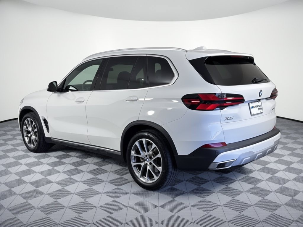 Certified 2024 BMW X5 xDrive40i w/ Parking Assistance Package AWD/4WD image 3