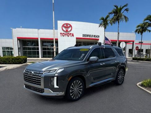 Used 2023 Hyundai Palisade Calligraphy w/ Cargo Package AWD/4WD image 3