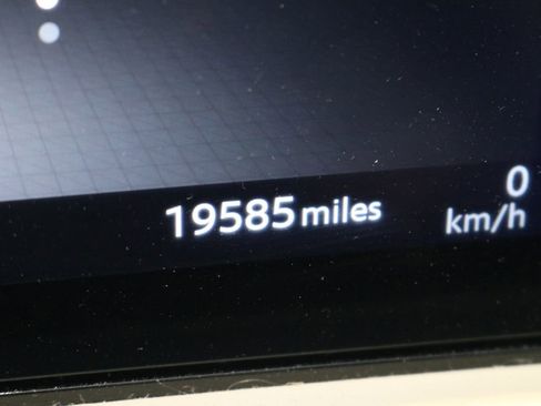 Used 2023 Nissan Ariya AWD image 18