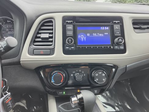 Used 2016 Honda HR-V LX image 28