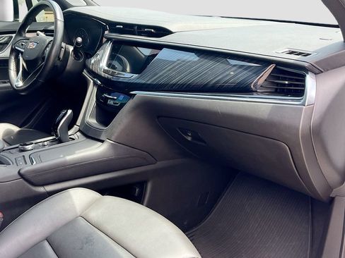 Used 2023 Cadillac XT6 Premium Luxury w/ Technology Package AWD/4WD image 33