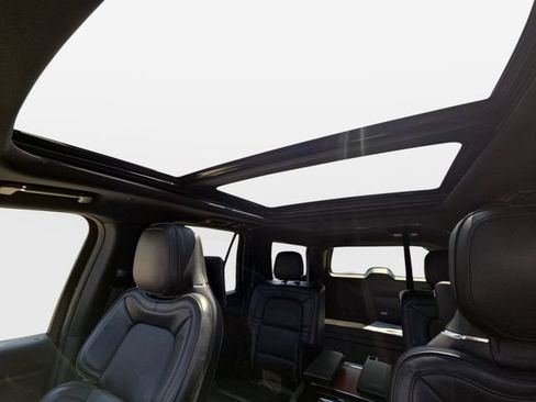 Used 2019 Lincoln Navigator L Reserve AWD/4WD image 25