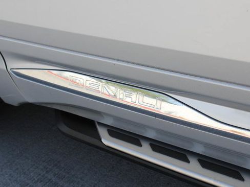 Used 2020 GMC Terrain Denali w/ Denali Premium Package AWD/4WD image 28