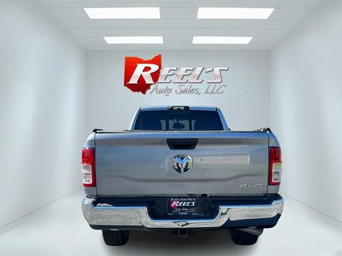 Used 2024 RAM 2500 Tradesman w/ Chrome Appearance Group AWD/4WD image 9