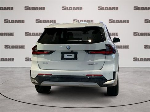 Certified 2024 BMW X1 xDrive28i w/ Premium Package image 4