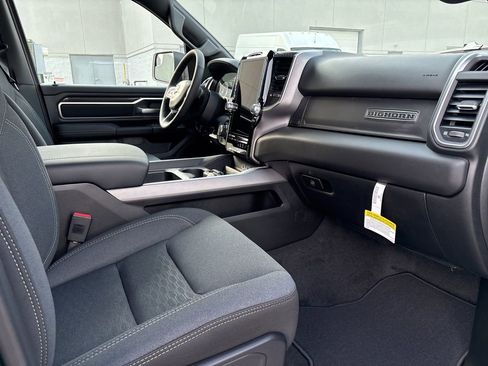 New 2026 RAM 1500 4x4 Crew Cab image 15
