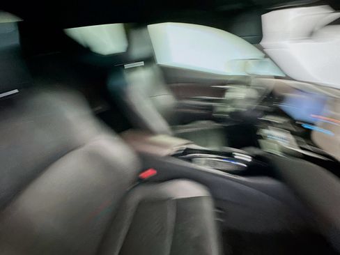 Used 2019 Toyota C-HR Limited FWD image 27