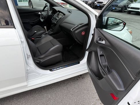 Used 2017 Ford Focus RS AWD/4WD image 8
