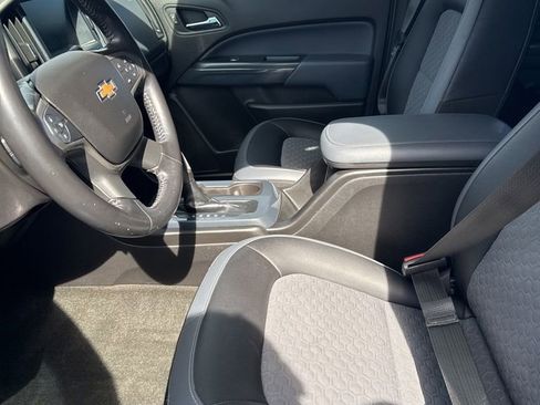Used 2018 Chevrolet Colorado Z71 AWD/4WD image 6