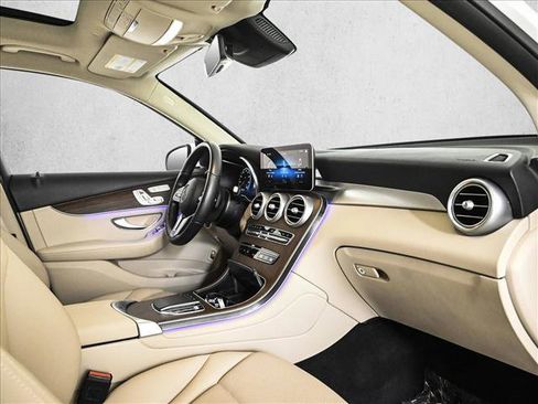 Used 2022 Mercedes-Benz GLC 300 4MATIC image 24