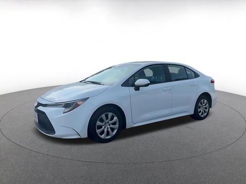 Used 2025 Toyota Corolla LE FWD image 8