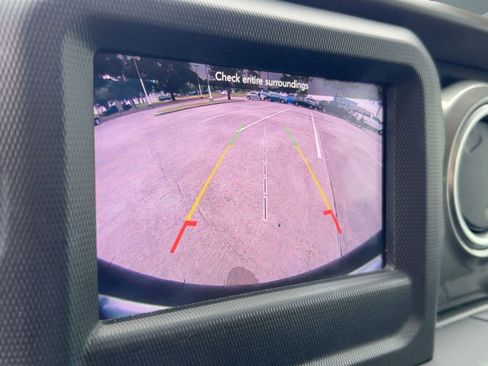 Used 2019 Jeep Wrangler Unlimited Sahara image 25