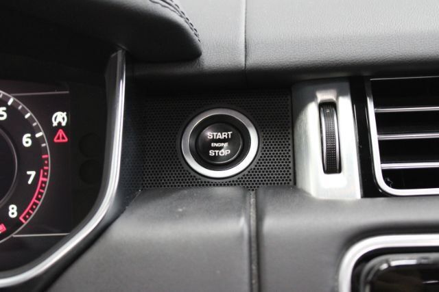 Used 2020 Land Rover Range Rover HSE AWD/4WD image 16