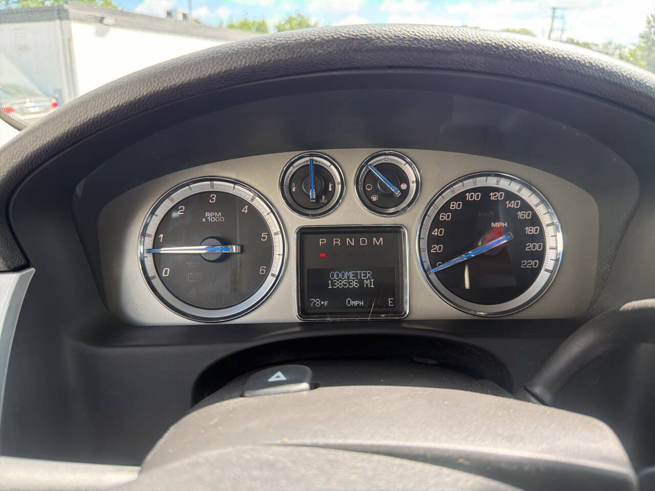Used 2013 Cadillac Escalade Luxury AWD/4WD image 22