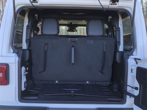 Used 2024 Jeep Wrangler Rubicon image 23