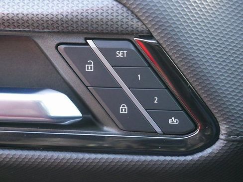 Used 2023 Chevrolet Silverado 1500 ZR2 w/ Technology Package image 32