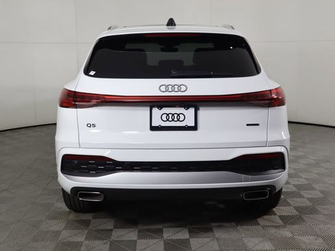 Used 2025 Audi Q5 Premium w/ Convenience Package image 7