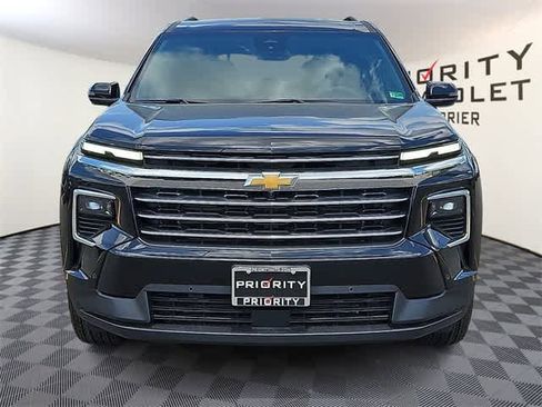 New 2025 Chevrolet Traverse LT w/ Enhanced Driving Package image 2