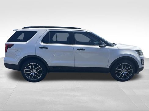 Used 2017 Ford Explorer Sport w/ Equipment Group 401A AWD/4WD image 6