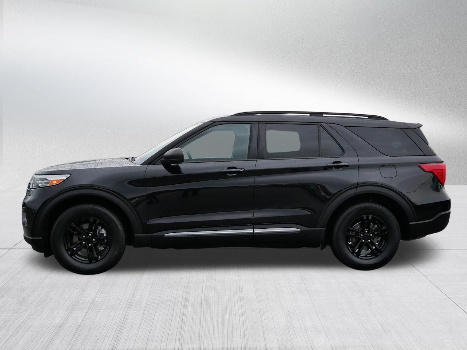 Used 2020 Ford Explorer XLT w/ Comfort Package AWD/4WD image 4