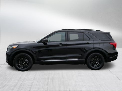 Used 2020 Ford Explorer XLT w/ Comfort Package AWD/4WD image 4