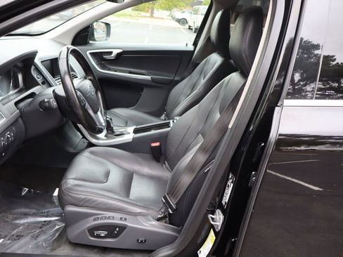 Used 2016 Volvo XC60 T6 w/ Climate Package AWD/4WD image 19